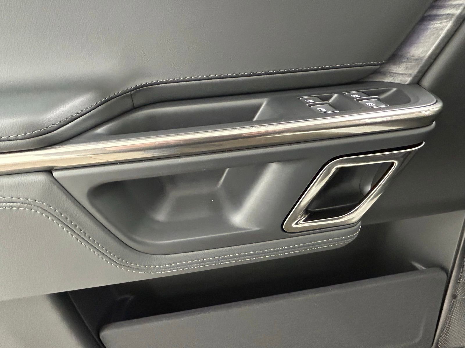 Used 2022 Rivian R1T Adventure image 24