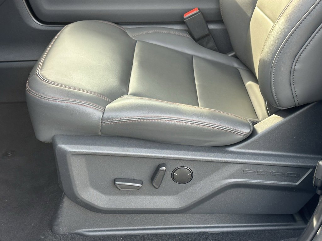 Used 2025 Ford Expedition Active image 16