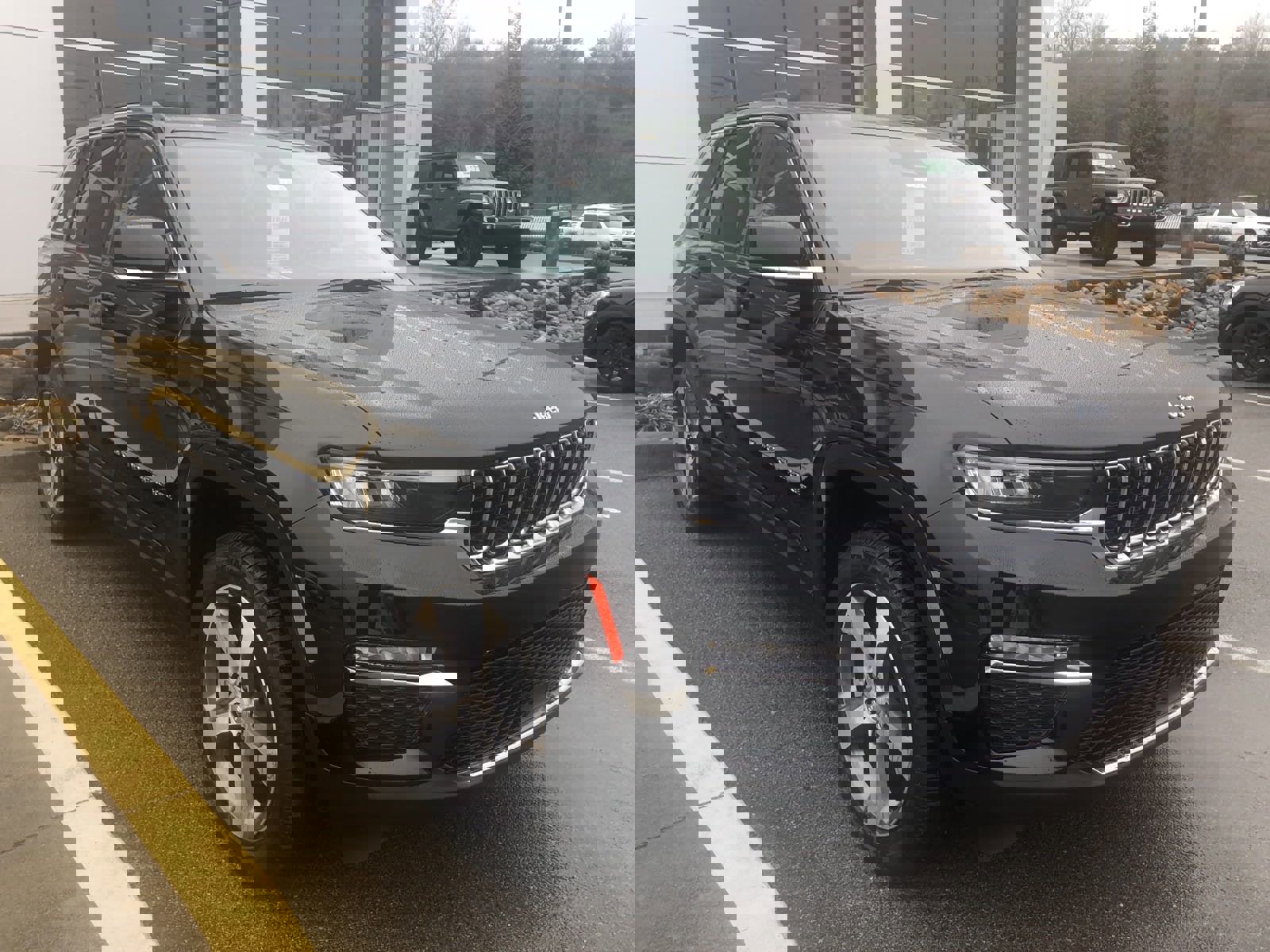 New 2023 Jeep Grand Cherokee 4WD 4xe image 5