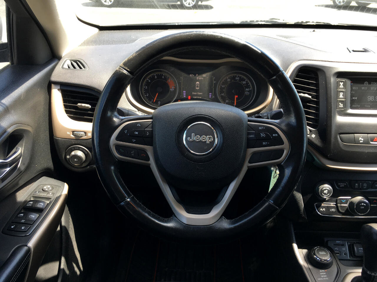 Used 2017 Jeep Cherokee Latitude w/ Safety/Convenience Group image 13