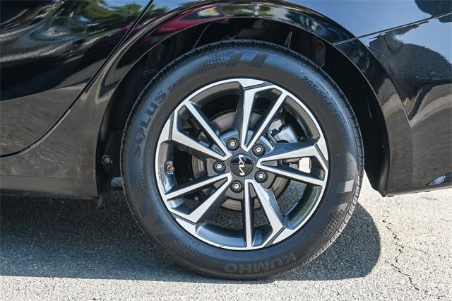 Used 2023 Kia Forte LXS w/ LXS Technology Package image 9