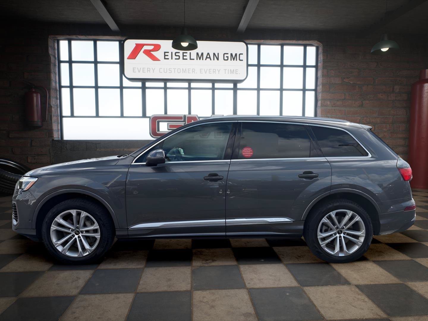 Used 2025 Audi Q7 3.0T Premium Plus AWD/4WD image 8