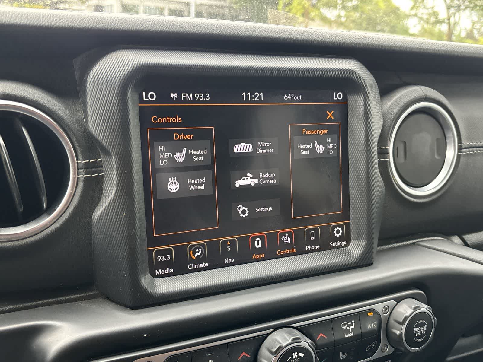 Certified 2020 Jeep Gladiator Overland AWD/4WD image 16