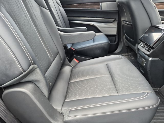 Used 2026 Cadillac Vistiq Sport w/ LPO, Floor Liner Package AWD/4WD image 18