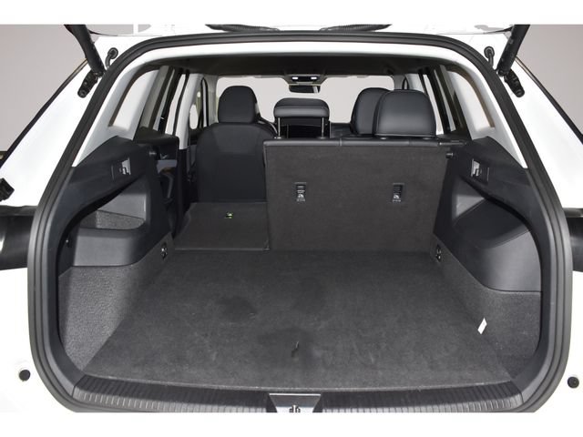 Used 2026 Volkswagen Tiguan SE AWD/4WD image 16
