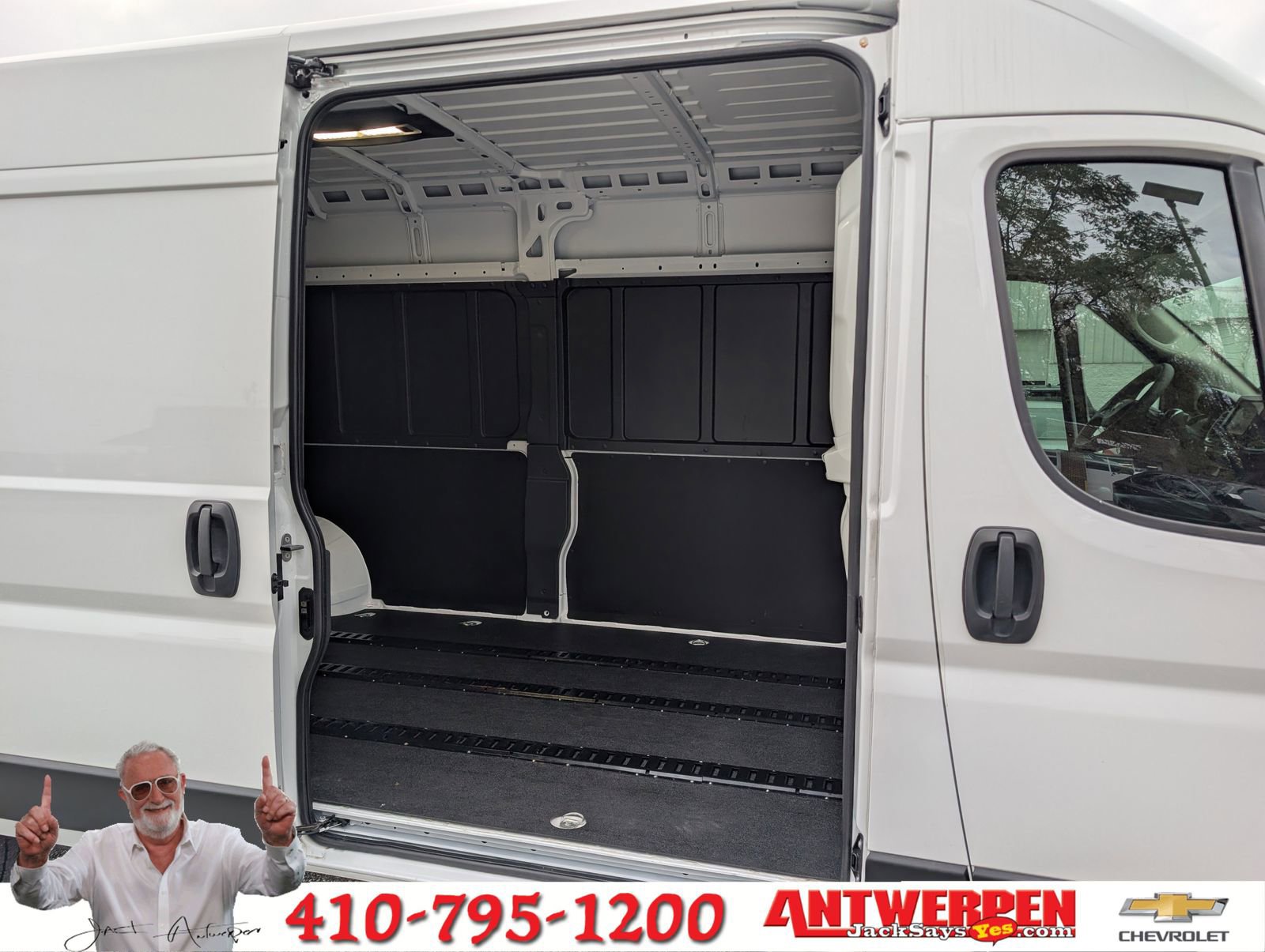 Used 2024 RAM ProMaster 2500 w/ Quick Order Package 22G SLT image 12