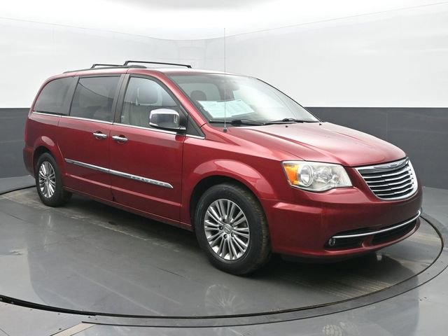 Used 2014 Chrysler Town & Country Touring-L w/ Driver Convenience Group image 7