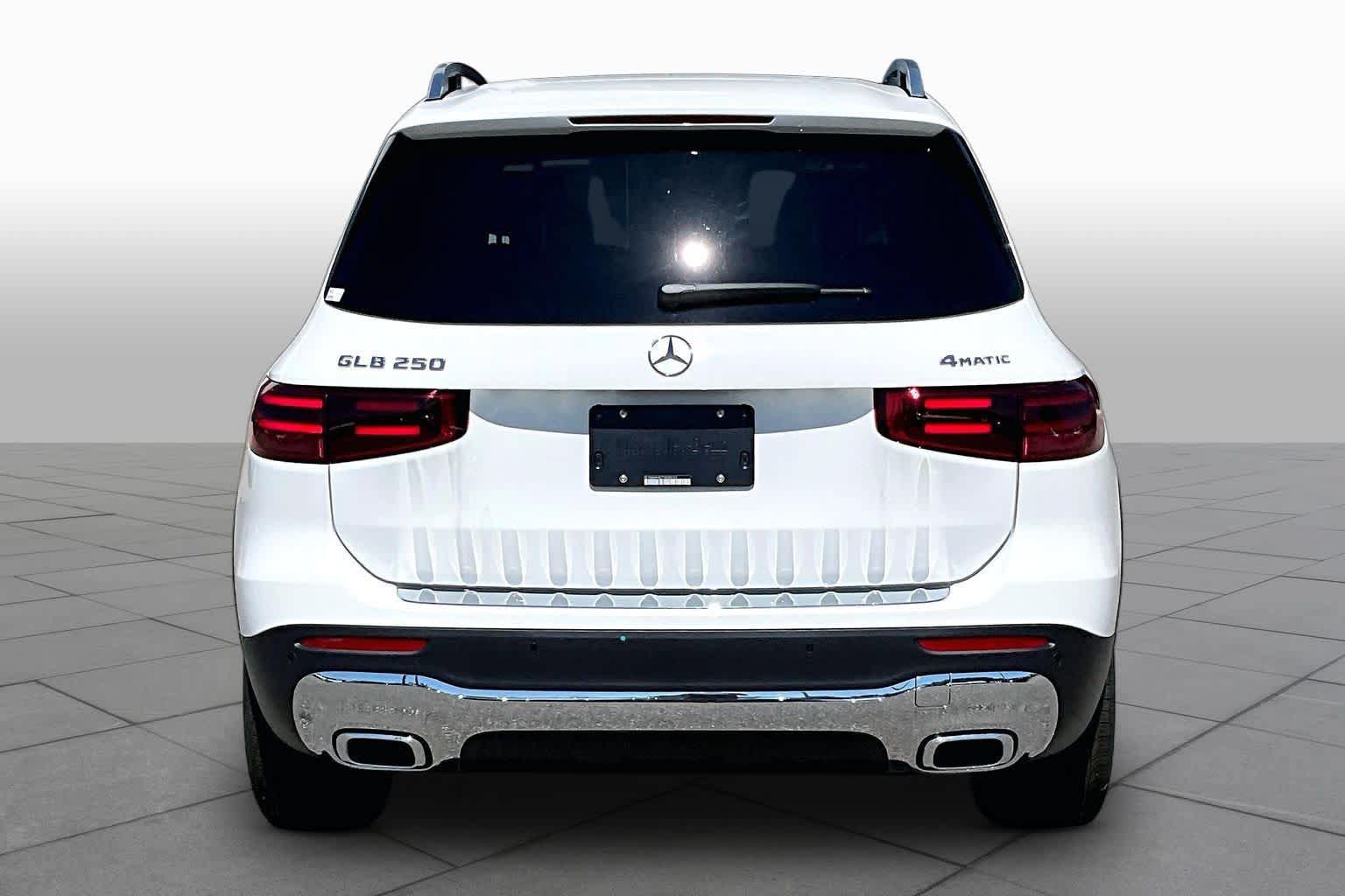 New 2026 Mercedes-Benz GLB 250 4MATIC image 5