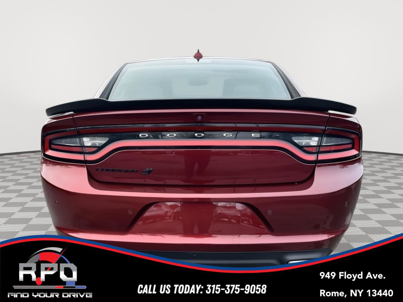 Used 2019 Dodge Charger SXT w/ Plus Group image 4