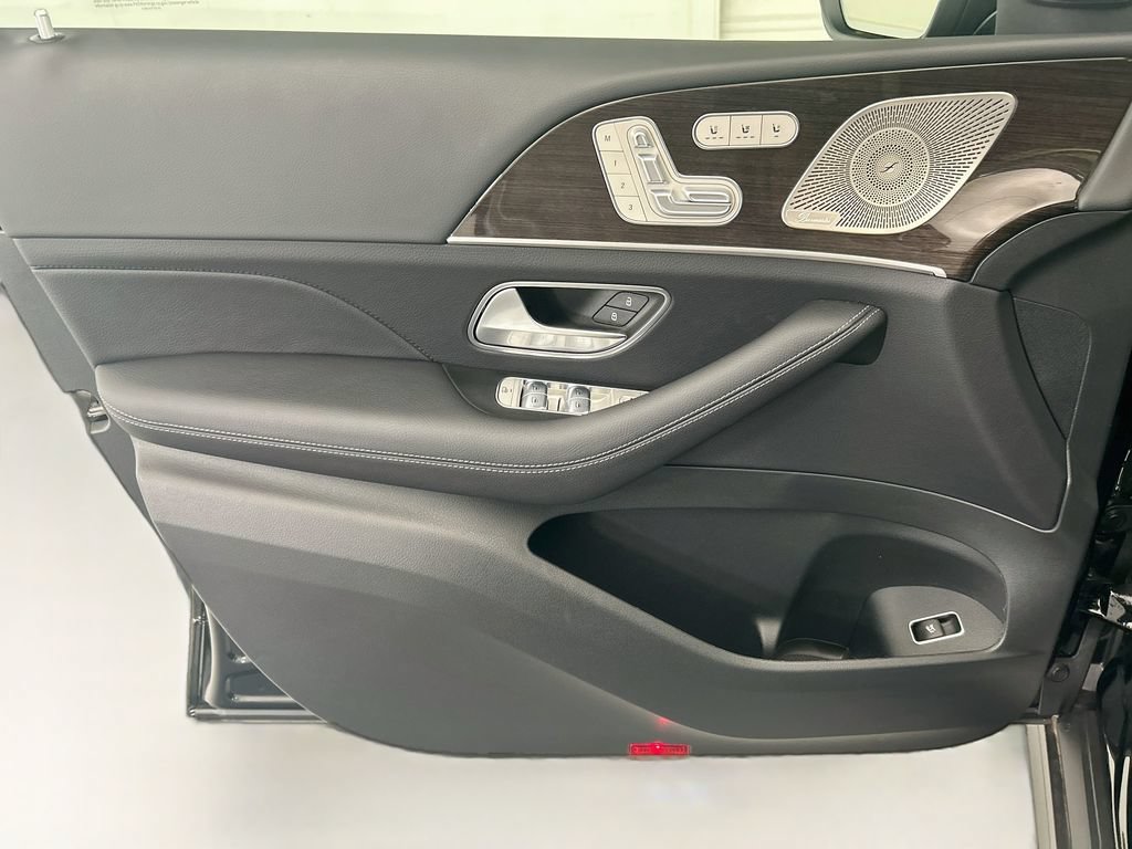 New 2026 Mercedes-Benz GLS 450 4MATIC image 23