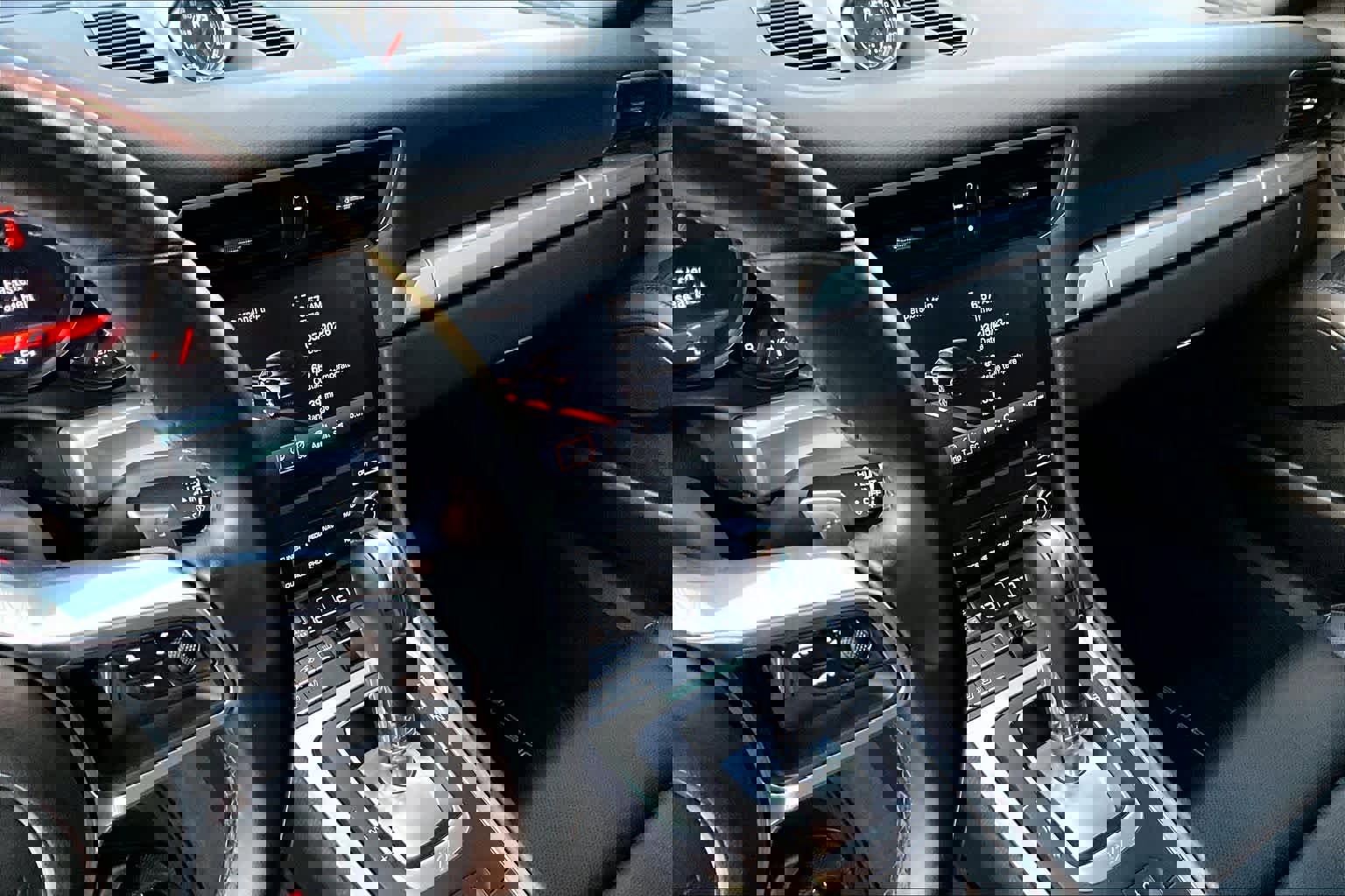 Used 2018 Porsche 911 Carrera image 8