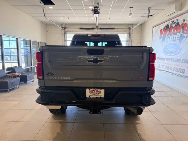 Used 2025 Chevrolet Silverado 2500 ZR2 w/ Technology Package image 7