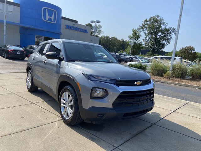 Used 2023 Chevrolet TrailBlazer LS FWD image 2