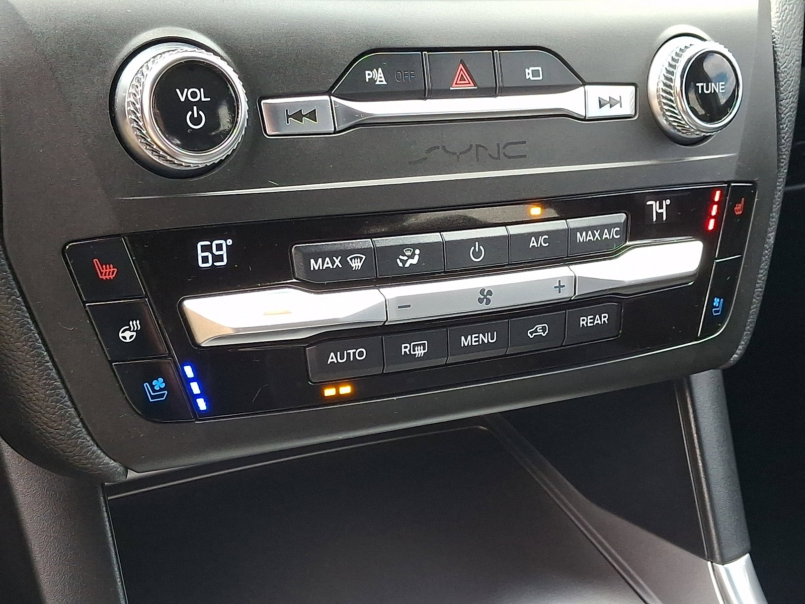Used 2020 Ford Explorer ST AWD/4WD image 17