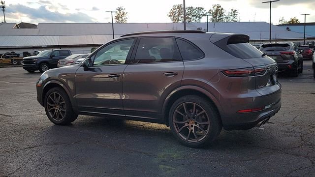 Used 2021 Porsche Cayenne S image 6
