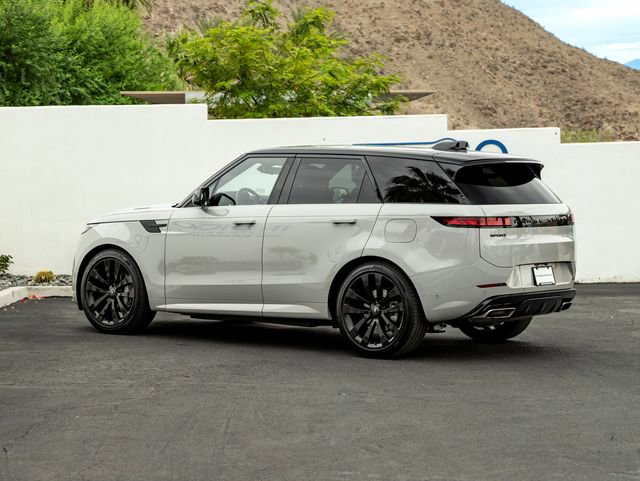 Used 2025 Land Rover Range Rover Sport Dynamic SE AWD/4WD image 9