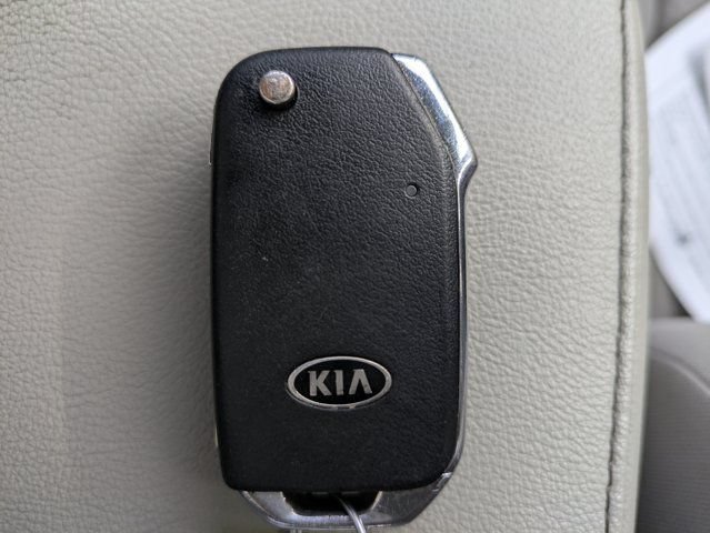 Used 2020 Kia Soul LX FWD image 28