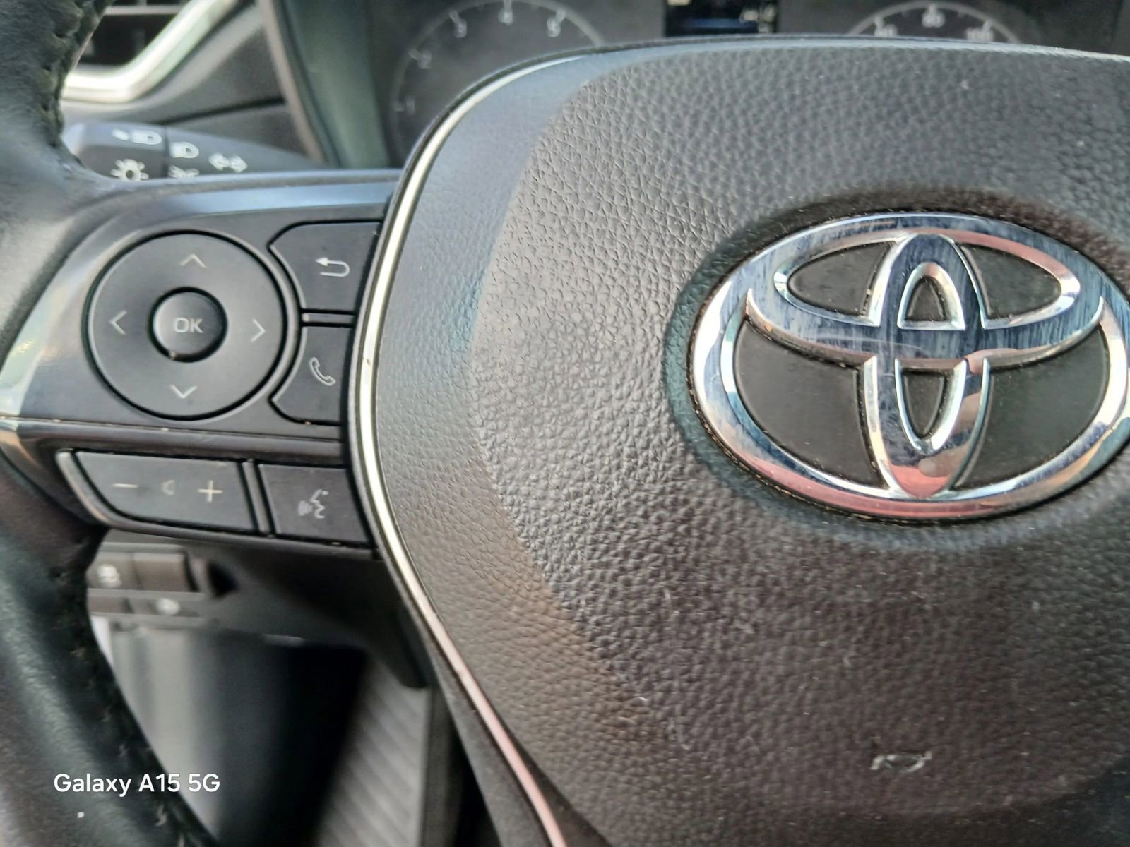 Used 2024 Toyota Corolla Cross AWD Hybrid image 30