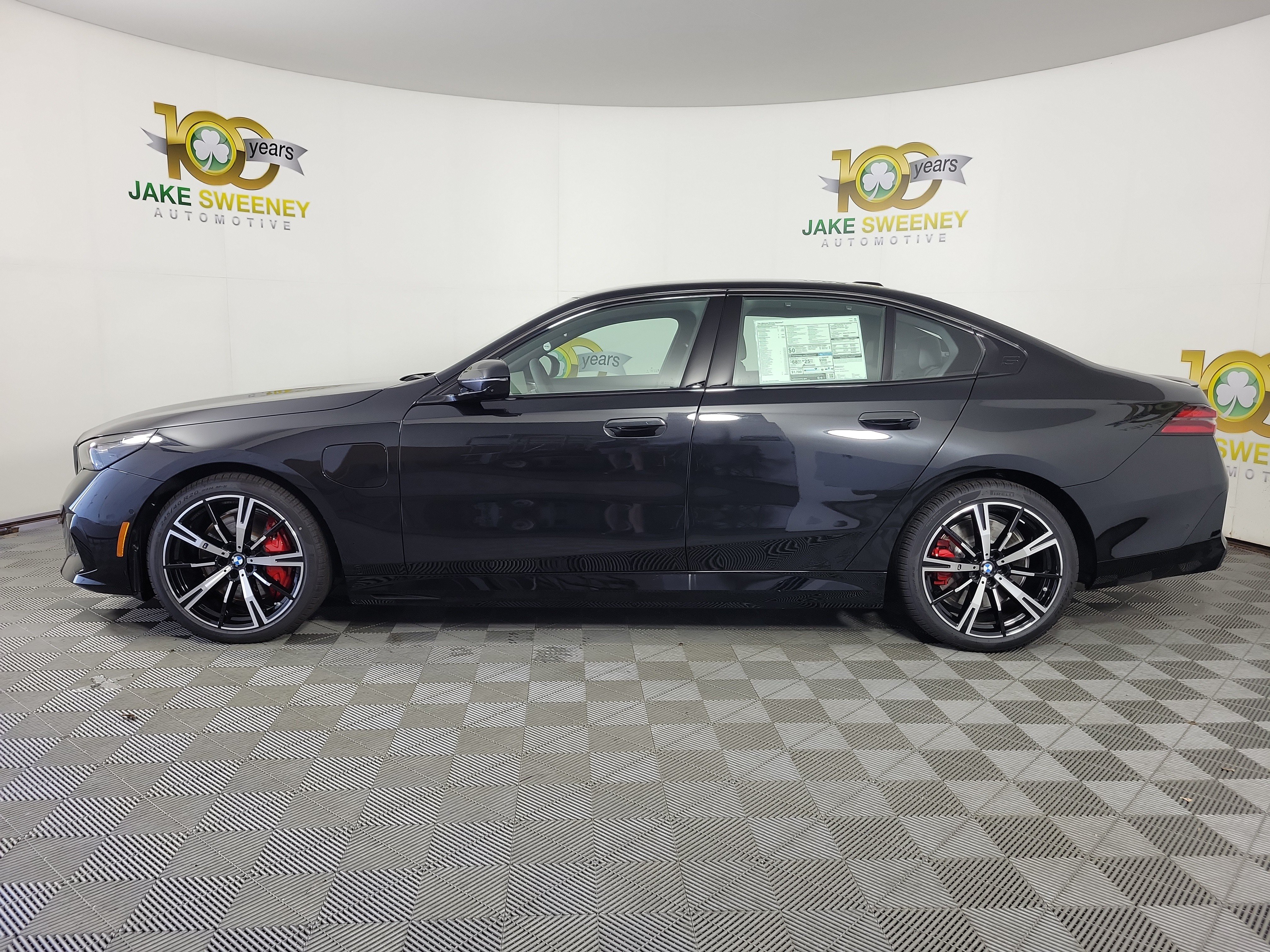 New 2027 BMW 550e xDrive AWD/4WD image 4