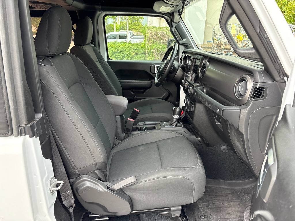 Used 2022 Jeep Wrangler Sport AWD/4WD image 6