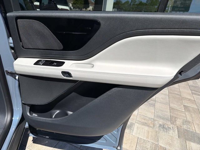 New 2026 Lincoln Aviator 2WD image 19