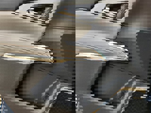 New 2025 Chevrolet Traverse LT w/ Enhanced Driving Package image 16