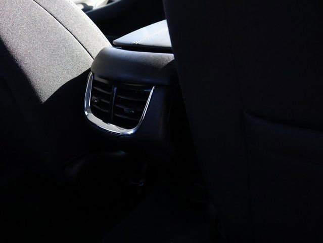 Used 2021 Chevrolet Malibu LT image 14