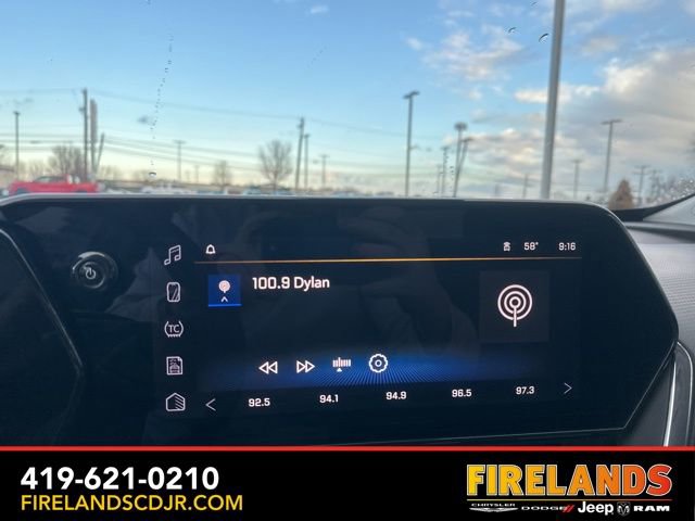 Used 2025 Chevrolet Trax LT w/ LT Convenience Package image 26