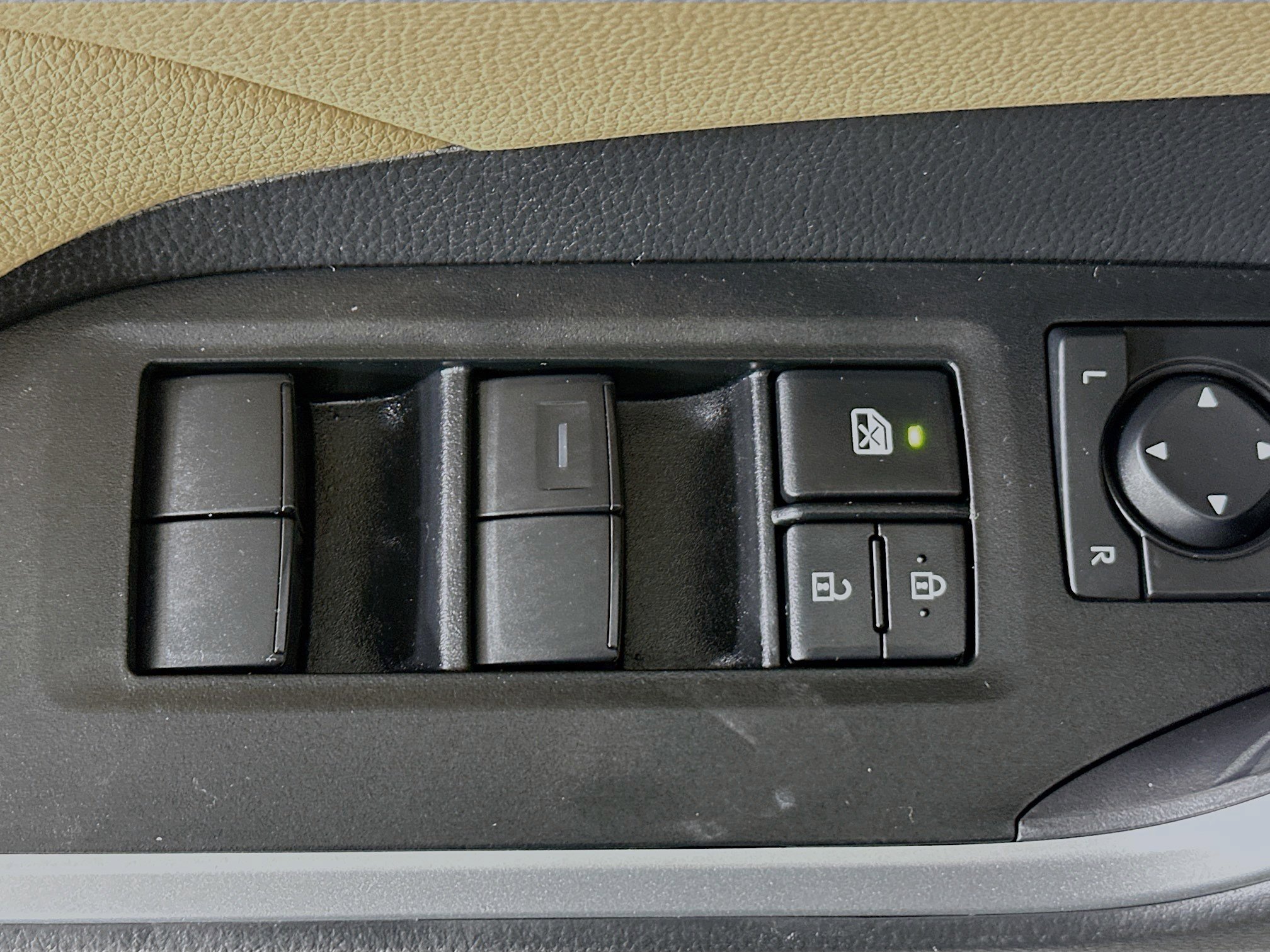 Certified 2025 Toyota RAV4 LE FWD image 14