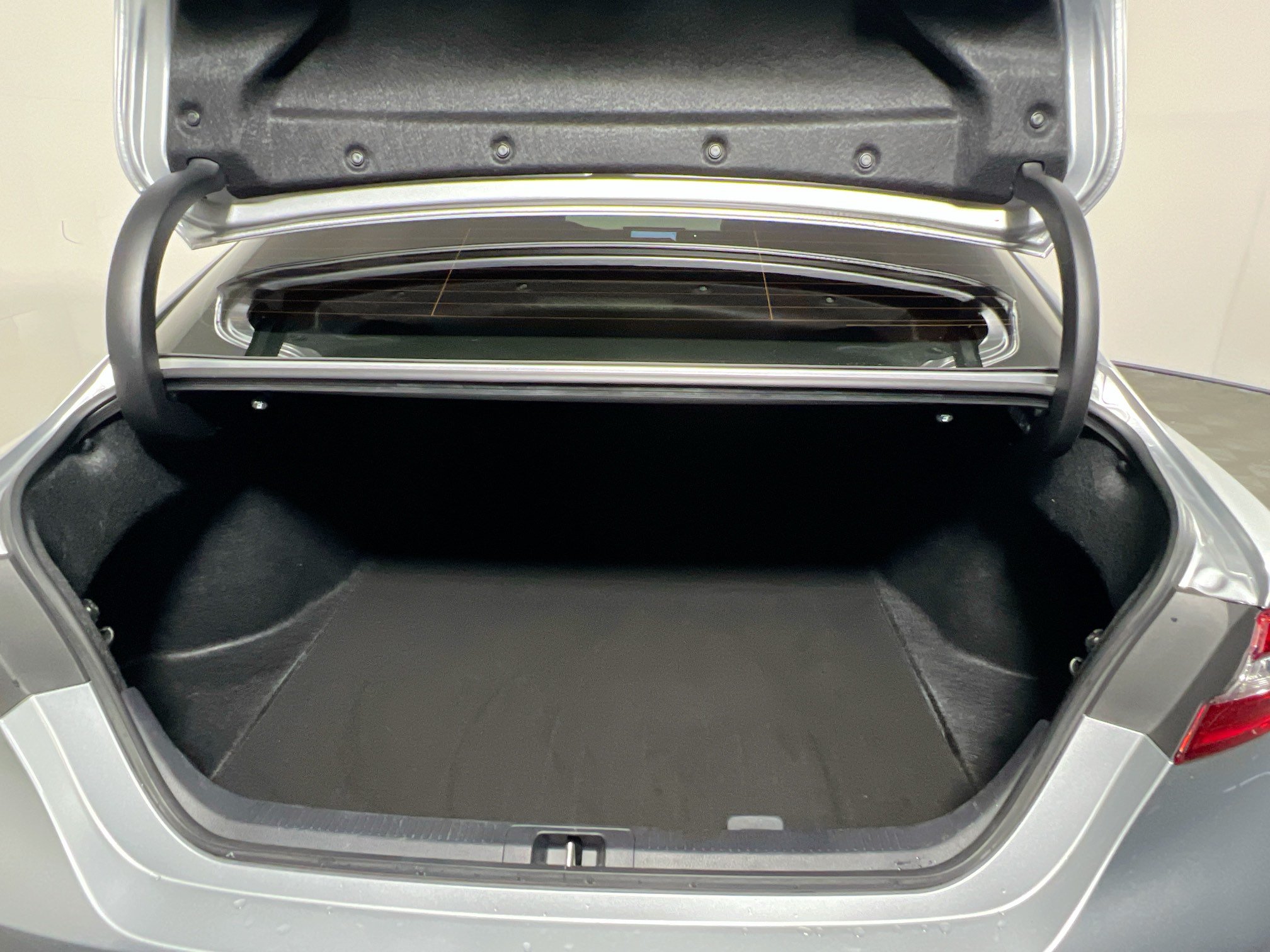 Used 2024 Toyota Camry XSE FWD image 33