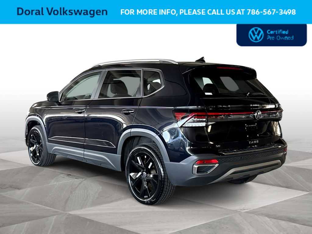 Used 2025 Volkswagen Taos SE FWD image 6