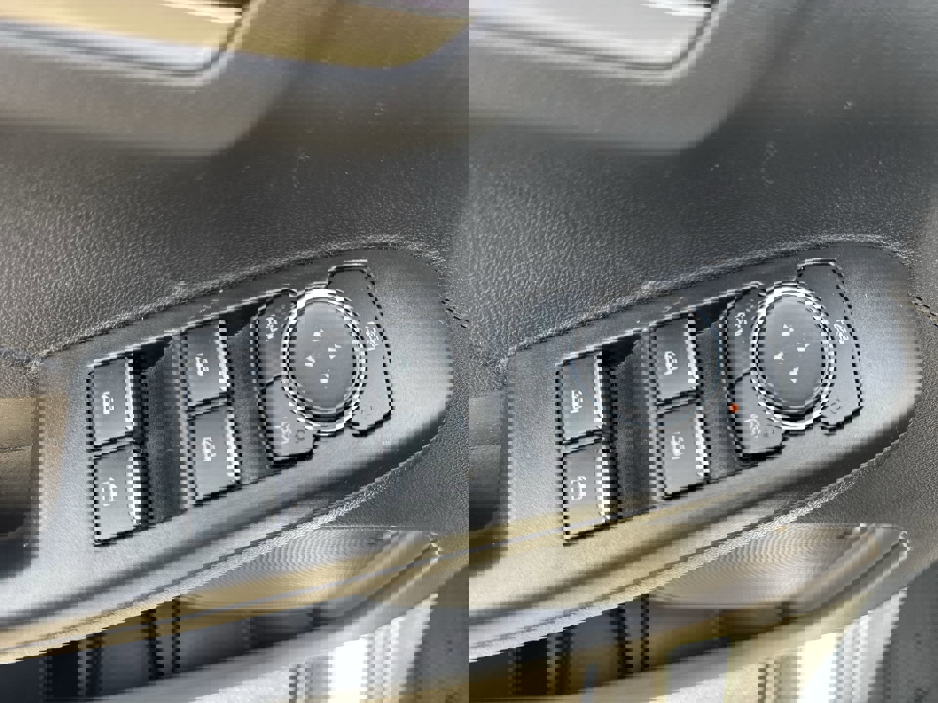 Used 2022 Ford Escape SEL image 13