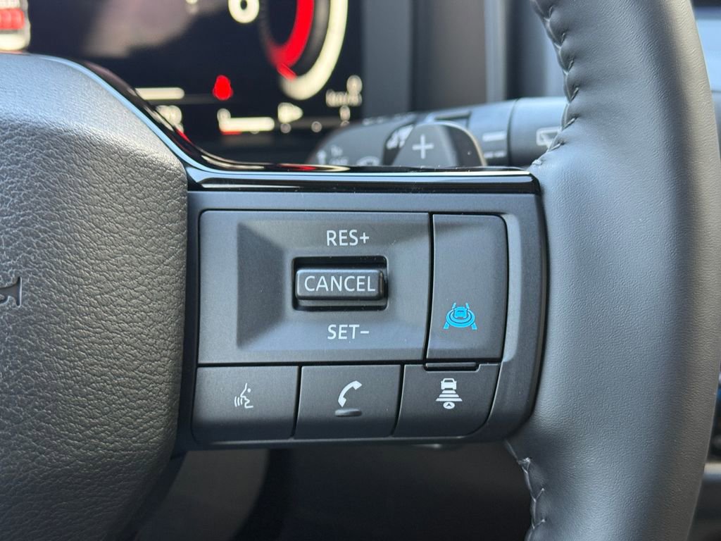 Used 2025 Nissan Rogue SL image 29