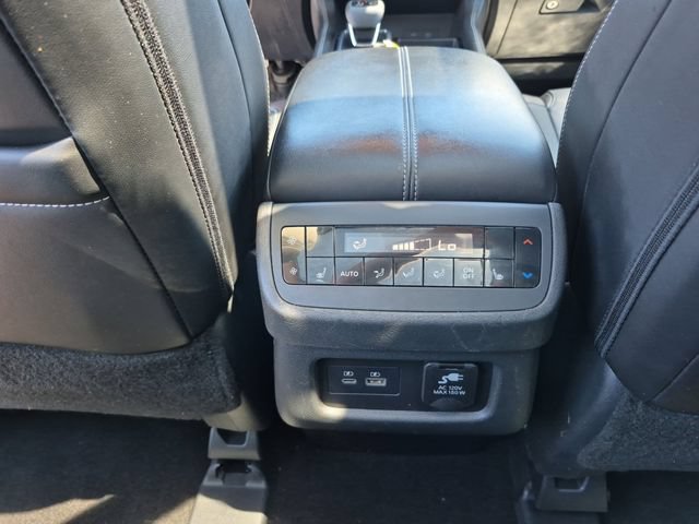 Used 2024 Nissan Pathfinder Platinum AWD/4WD image 26