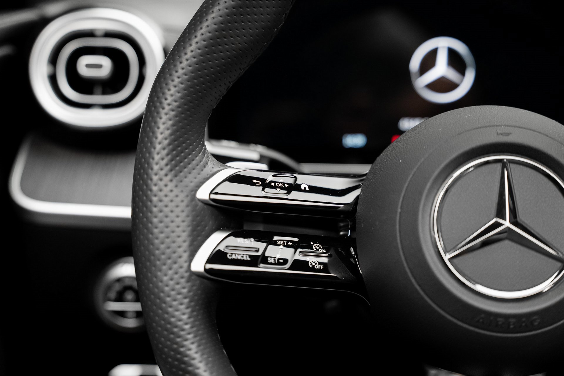 Used 2024 Mercedes-Benz CLE 300 4MATIC Cabriolet image 46