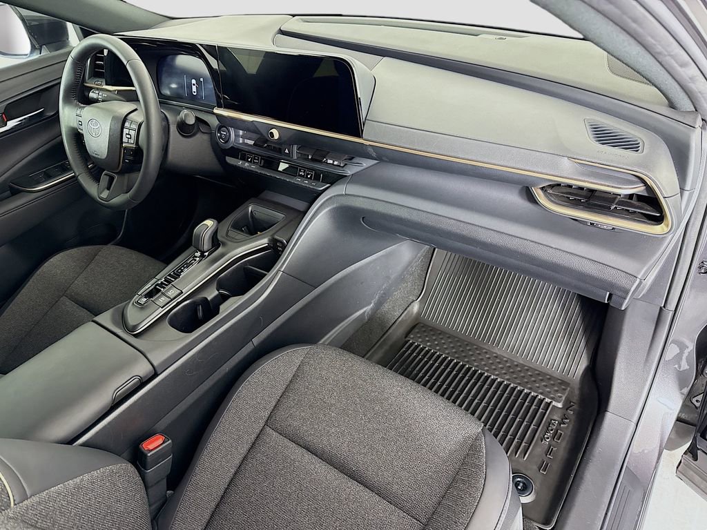 Used 2023 Toyota Crown XLE image 17