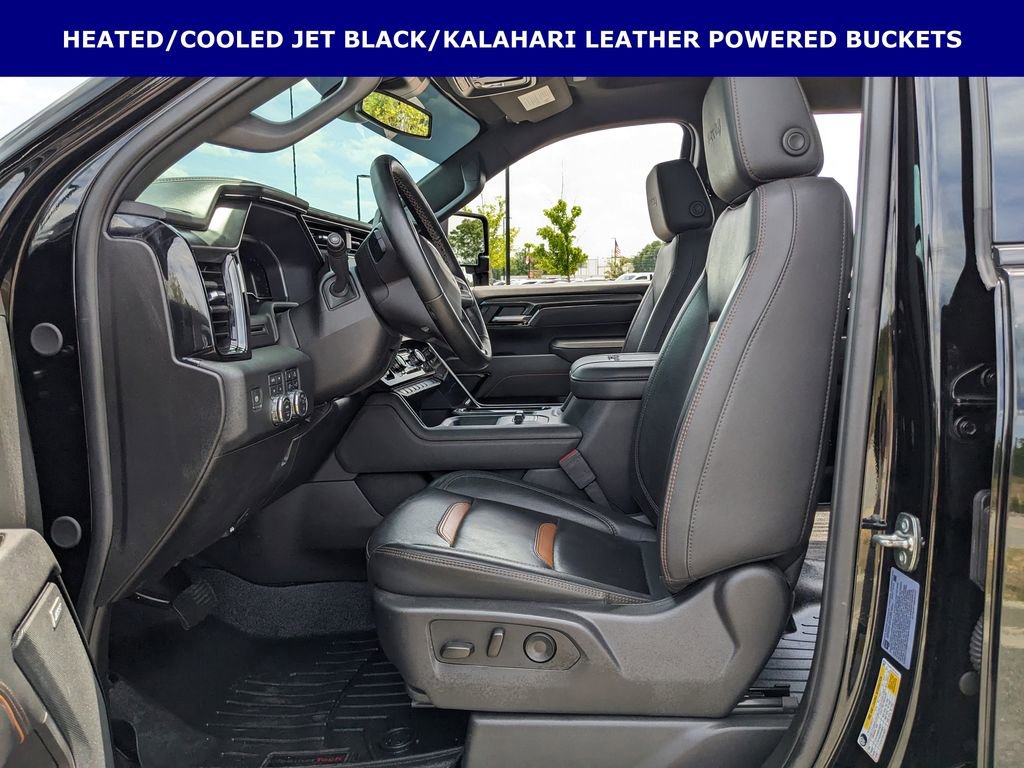 Used 2025 GMC Sierra 2500 AT4 image 5