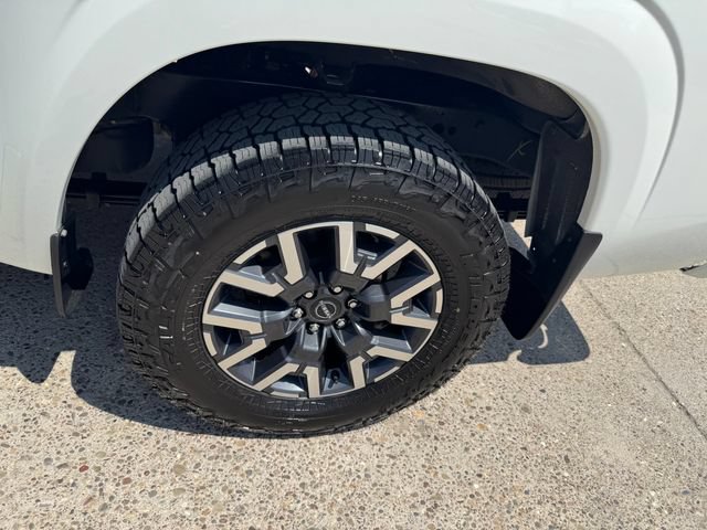Used 2023 Nissan Frontier SV w/ SV Convenience Package AWD/4WD image 24