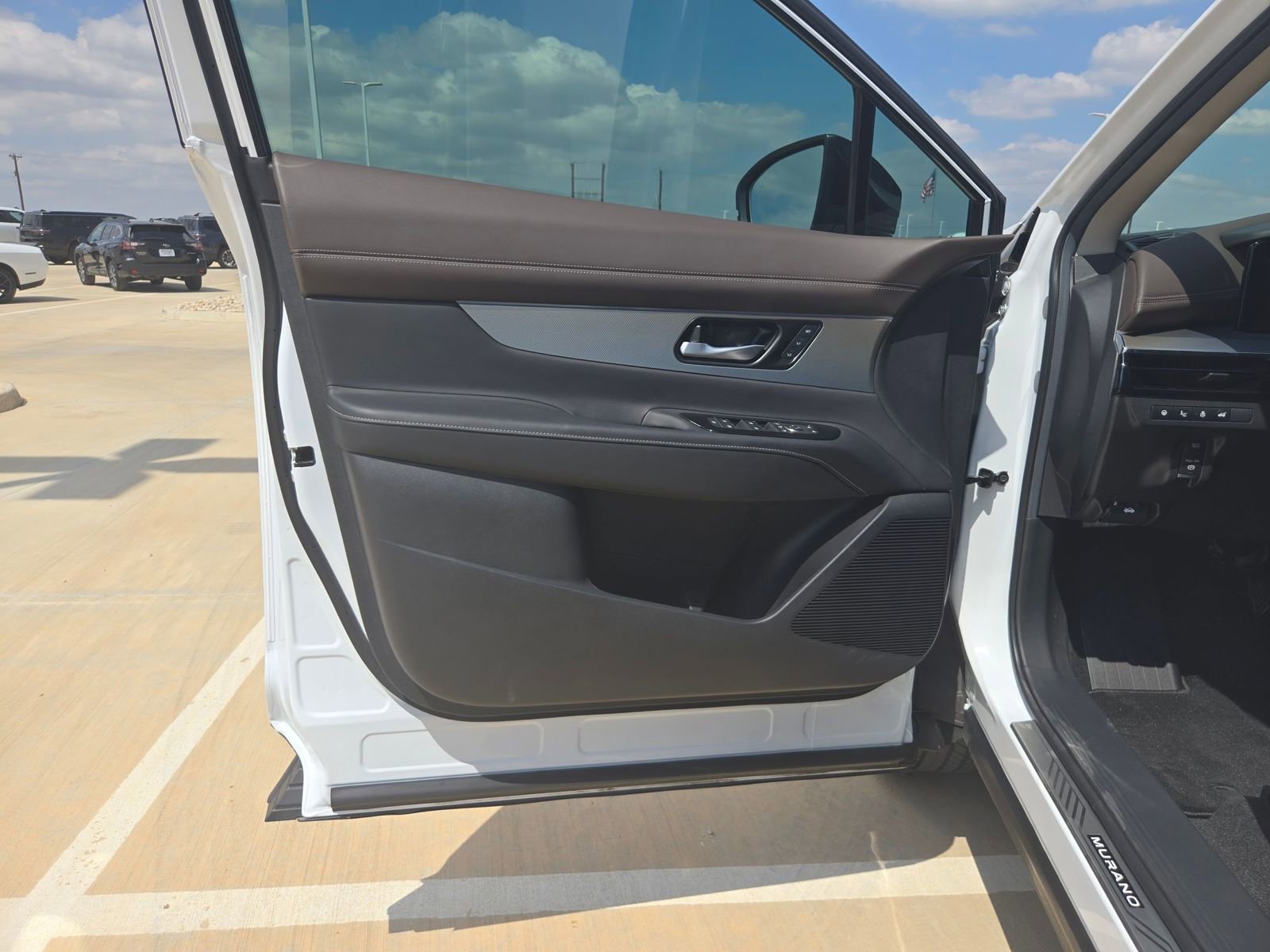 Used 2025 Nissan Murano Platinum w/ Cargo Package image 11