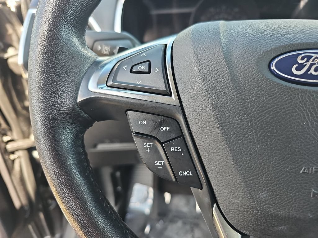 Used 2019 Ford Edge Titanium AWD/4WD image 17