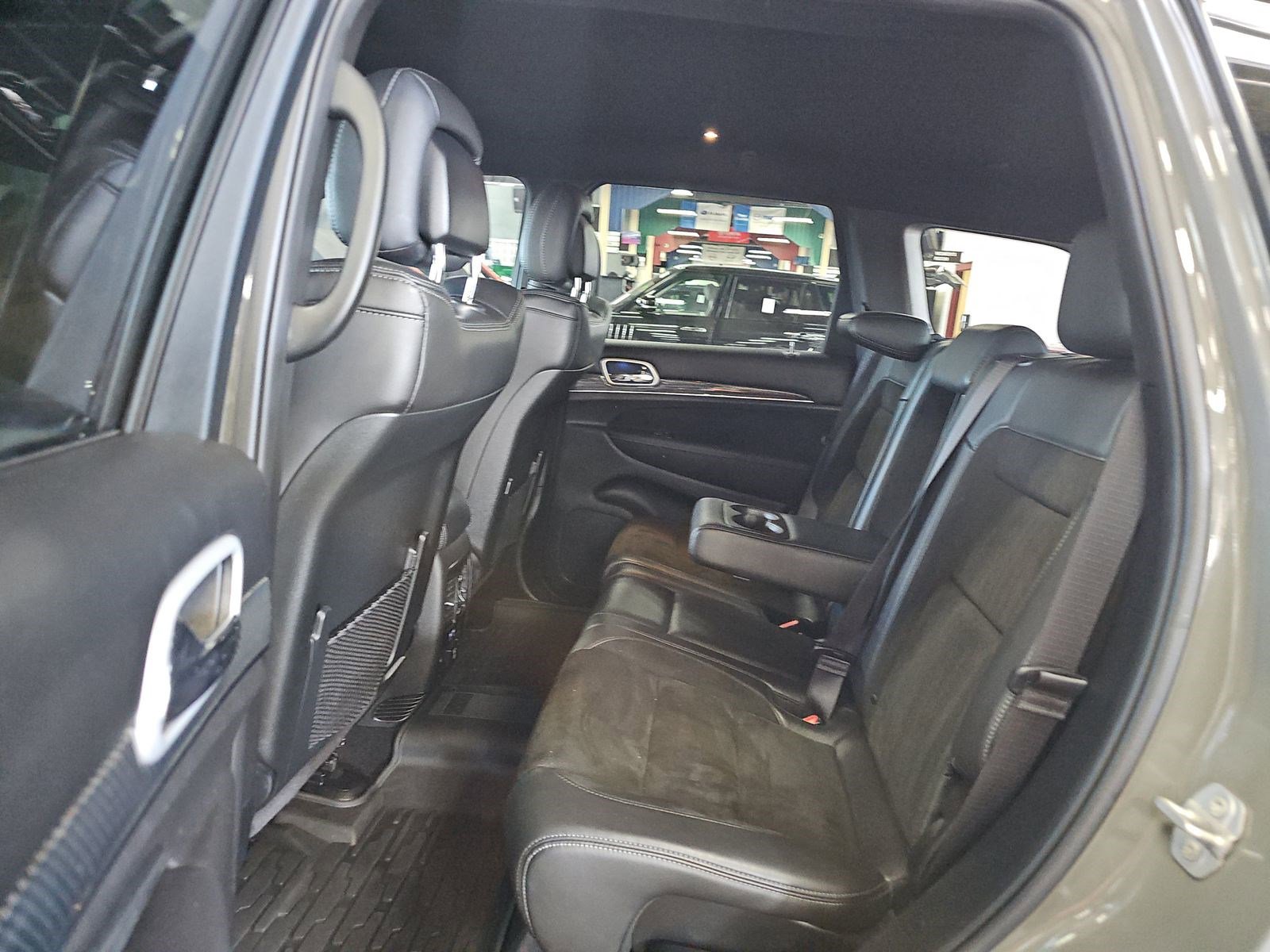 Used 2019 Jeep Grand Cherokee SRT AWD/4WD image 19