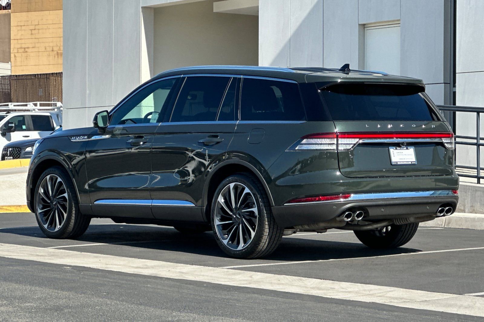Certified 2023 Lincoln Aviator Reserve w/ Equipment Group 201A RWD image 5