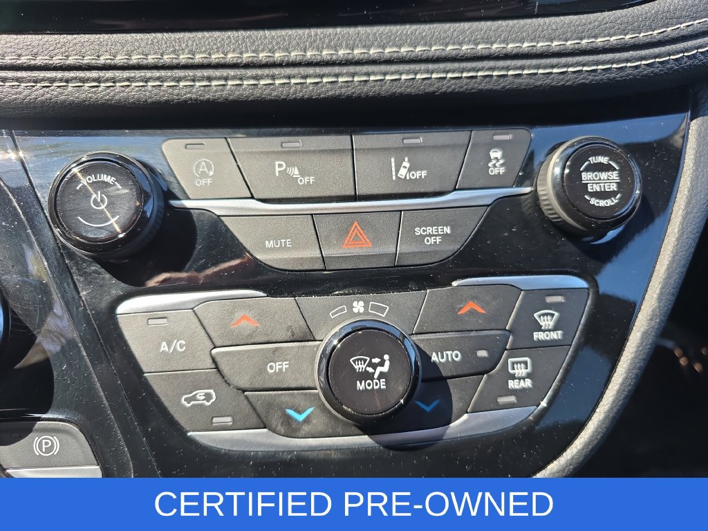Used 2025 Chrysler Pacifica Limited FWD image 21