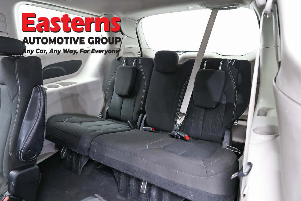 Used 2023 Chrysler Voyager LX FWD image 28