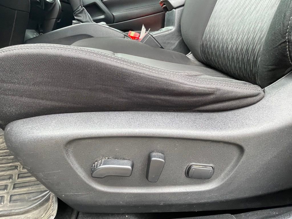 Used 2019 Nissan Rogue SV w/ Premium Package image 10