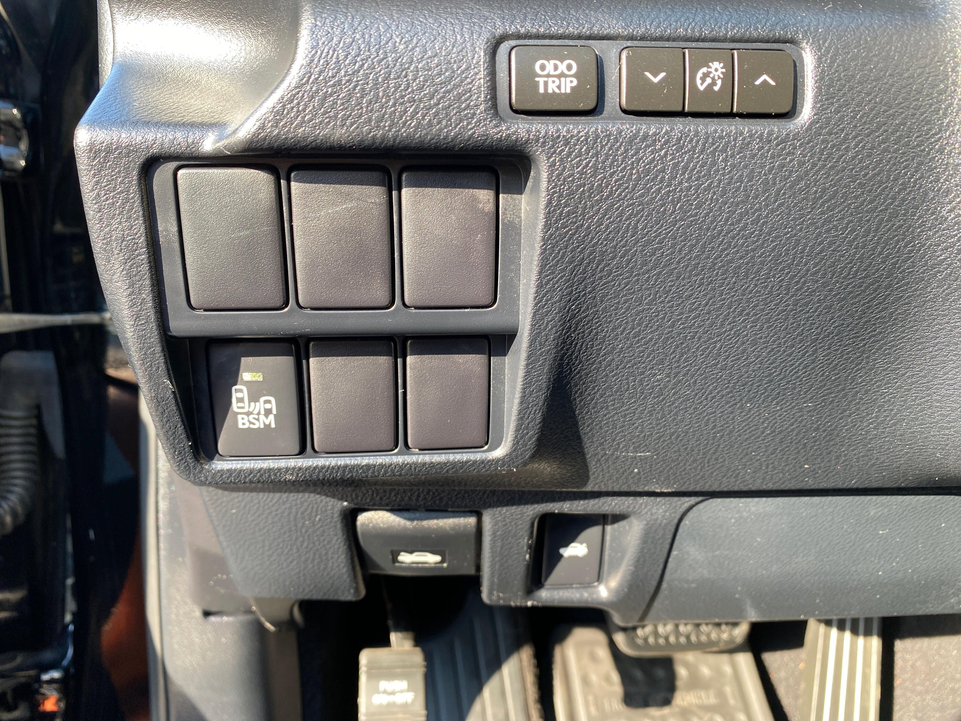 Used 2016 Lexus IS 300 AWD image 16