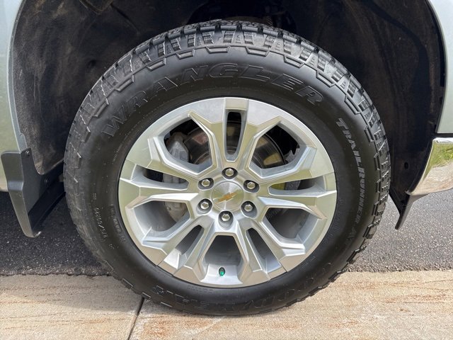 Used 2024 Chevrolet Silverado 1500 LTZ image 11