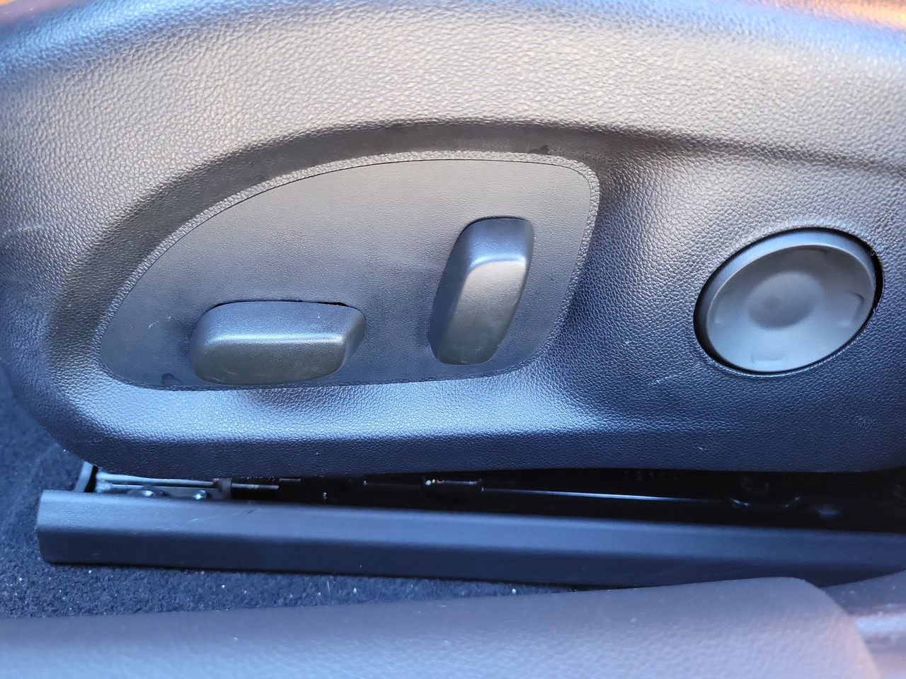 Used 2025 Cadillac CT4 Premium Luxury image 28