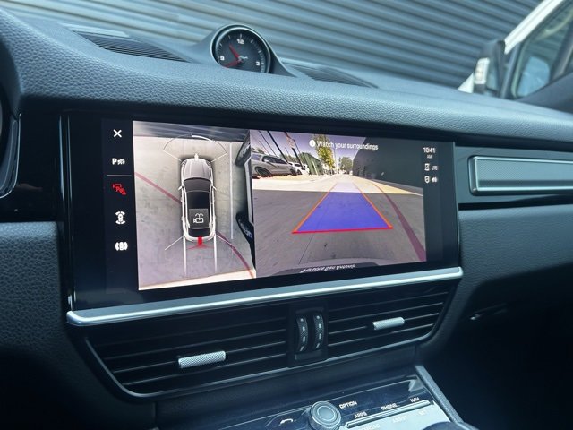 Certified 2022 Porsche Cayenne Platinum Edition image 34