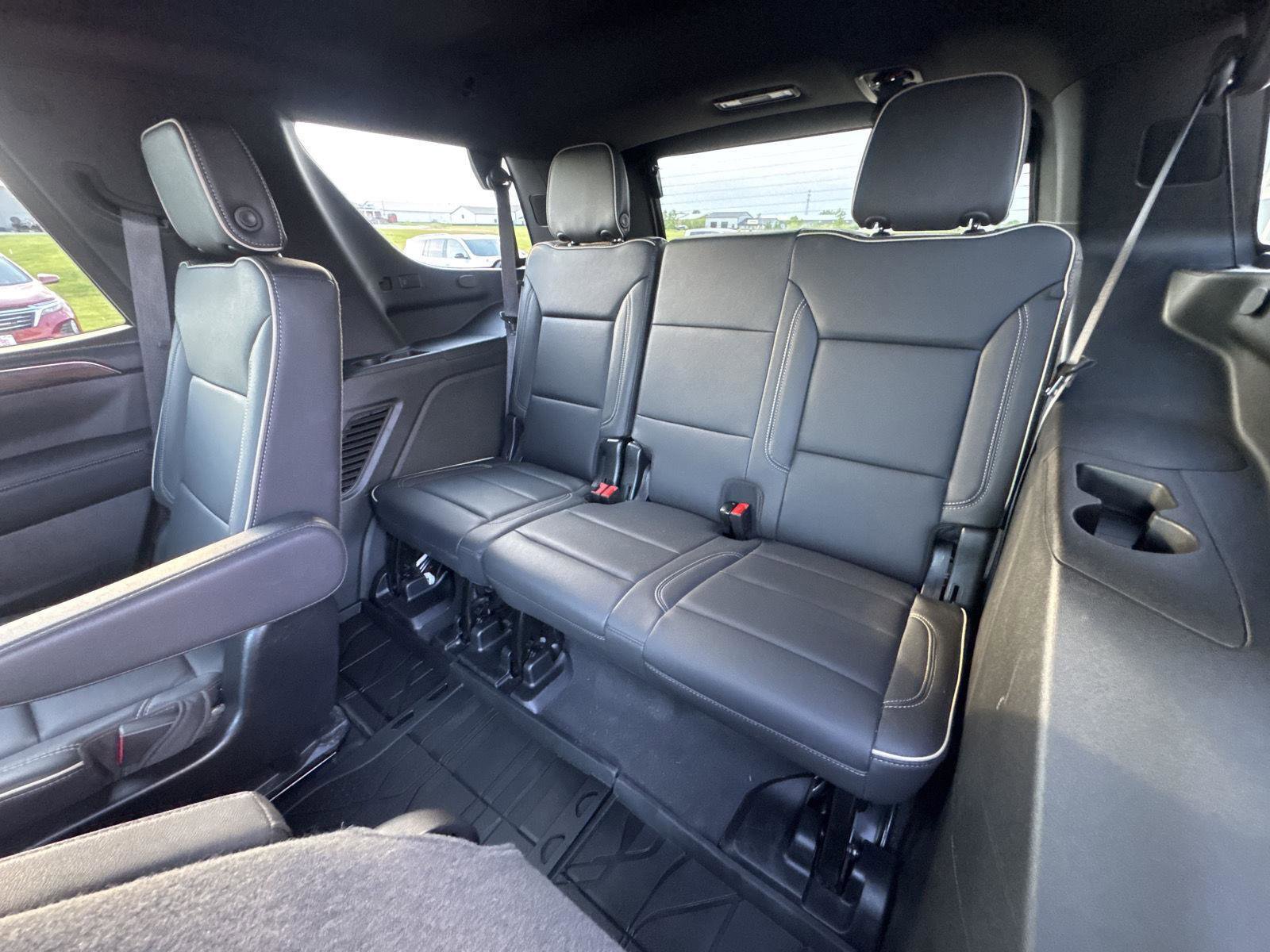 Used 2024 Chevrolet Tahoe Premier AWD/4WD image 10